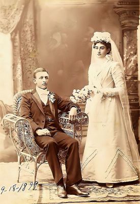 Click to view full size image
==============
Frank Wendell Hix & Gertrude Mary Mann Hix
This is shared by Jacque Callis.
This Cabinet Card Photo is the Wedding Photo of Frank Wendell Hix & Gertrude Mary Mann. Dated 18 September 1899.
Frank Wendell Hix & Gertrude Mary Mann Hix
This is shared by Jacque Callis.
This Cabinet Card Photo is the Wedding Photo of Frank Wendell Hix & Gertrude Mary Mann. Dated 18 September 1899.