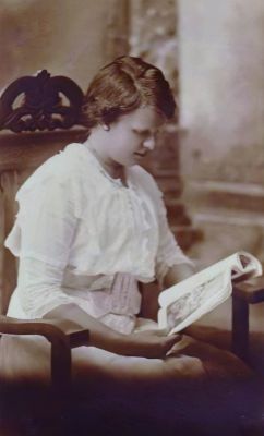Amanda Mary Jauert

This was Shared by Jacque Callis.

This Cabinet Card Photo is of "Amanda Mary Jauert "
