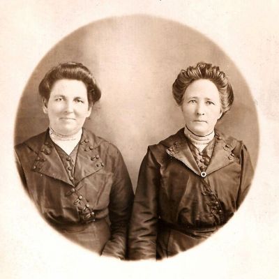 Jane "Jennie" Agnes Dolan Duff (Right) & Unidentified

This was Shared by Dennis Schildauer.

This Real Photo Postcard (RPPC) States: "Jane "Jennie" Agnes Dolan Duff (Right); Unidentified (Left).
