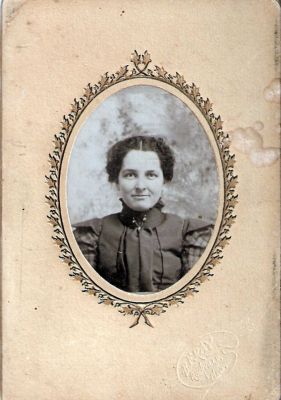 Unidentified

This was Shared by Dennis Schildauer.

Unidentified Cabinet Card Photo in the Dolan/Duff Family Album.

The Photographers name is "B. Fray Stuido", Rushville, Nebraska.
