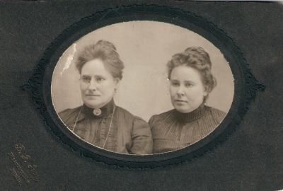 Unidentified

This was Shared by Dennis Schildhauer.

Unidentified photo mounted on board in the Dolan/Duff Family Album.

The Photographers name is "B. F. Fray Studio", Rushville, Nebraska.
