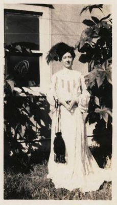 Unidentified

This Photo is Shared by Sharon Williams.

Unidentified Photo in the McCanne/Hickman Family Album.
