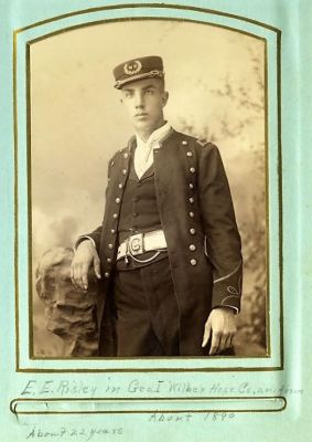 E. E. Risley

This was Shared by a anonymous member.

This Cabinet Card Photo States: "E. E. Risley in Great Wilbey Hose 

Co. Uniform, from about 1890. About 22 years."
