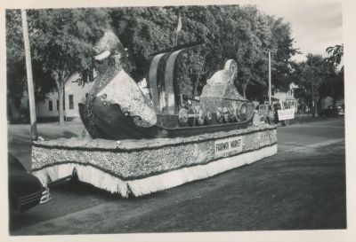 Click to view full size image
==============
Cambridge Parade 1947
This was Shared by Candace Elemina.
Fairway Market- 1947 Cambridge Parade
Cambridge Parade 1947
This was Shared by Candace Elemina.
Fairway Market- 1947 Cambridge Parade