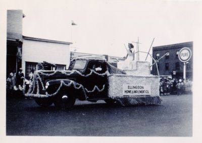 Cambridge Parade 1947

This was Shared by Candace Elemina‎.

Ellingson's Hardware - 1947 Cambridge Parade
