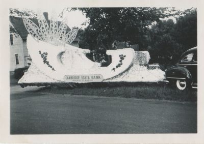 Cambridge Parade 1947

This was Shared by Candace Elemina‎.

Cambridge State Bank - 1947 Cambridge Parade
