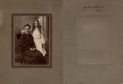 Eva Livonia Allen Stone & Vera


This was Donated by by Cheryl Webber/The Terry Girls Genealogy.

This photo mounted on board states: "Grandma Stone & Vera"

The Photographer was in Canyon Creek, Oregon
