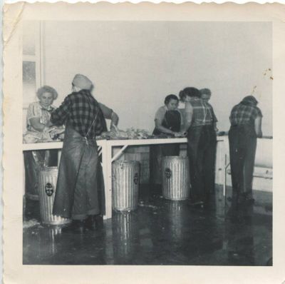Click to view full size image
==============
Cambridge Chicken Processing Plant
This Photo was shared by Candace Elemina.
Unidentified ladies working at the chicken processing plant in Cambridge, Minnesota.
Cambridge Chicken Processing Plant
This Photo was shared by Candace Elemina.
Unidentified ladies working at the chicken processing plant in Cambridge, Minnesota.