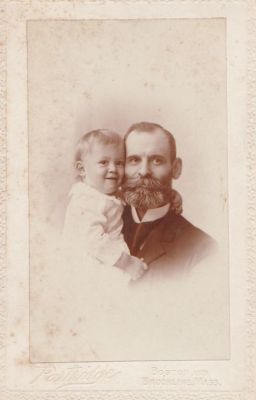 John Gilchrist & & his son, Huntington Gilchrist

THIS HAS BEEN RETURNED TO FAMILY

This is a Cabinet Card Photo of John Gilchrist & his son, Huntington Gilchrist. Huntington is 23 Months old. Photo Taken December 1893.

