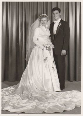 Click to view full size image
==============
Unidentified
Unidentified Wedding Photo
Unidentified
Unidentified Wedding Photo