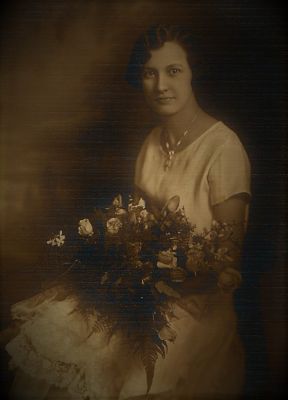 Click to view full size image
==============
Unidentified
Unidentified Wedding Photo Donated by Elaine Swan.
Unidentified
Unidentified Wedding Photo Donated by Elaine Swan.