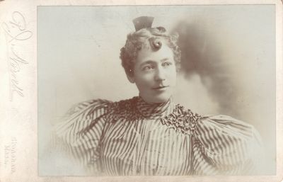 Click to view full size image
==============
Unidentified
Unidentified Cabinet Card Photo.
The Photographers name is "Newell", Stoneham, Massachusetts
Unidentified
Unidentified Cabinet Card Photo.
The Photographers name is "Newell", Stoneham, Massachusetts