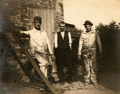 Click to view full size image
==============
Unidentified
Unidentified Photo in the Stewart, (Sylvester "SYL") Family Album
Unidentified
Unidentified Photo in the Stewart, (Sylvester "SYL") Family Album