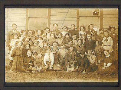 Click to view full size image
==============
Unidentified
Unidentified Classroom Photo
Unidentified
Unidentified Classroom Photo