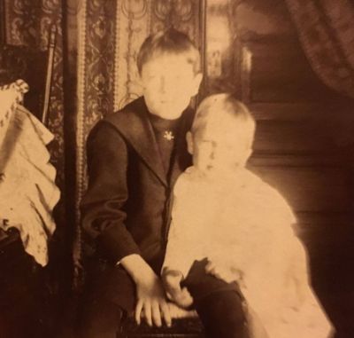 Click to view full size image
==============
JD & Donald Bartley
This was shared by Janet Hardy Jones
This Photo States: "JD and Donald Bartley".
There is no Photographer Listed.
JD & Donald Bartley
This was shared by Janet Hardy Jones
This Photo States: "JD and Donald Bartley".
There is no Photographer Listed.