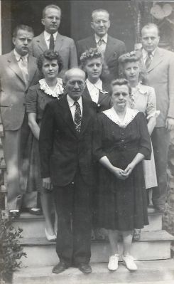 Click to view full size image
==============
The Bolesky Family
THIS HAS BEEN RETURNED TO FAMILY
This is a Photo of the Bolesky Family, taken in August 1943
The Bolesky Family
THIS HAS BEEN RETURNED TO FAMILY
This is a Photo of the Bolesky Family, taken in August 1943