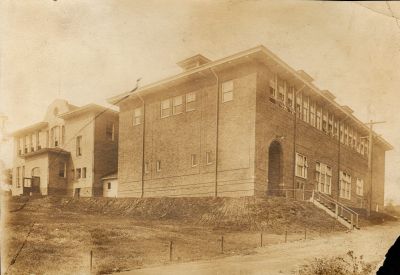 Unidentified

Unidentified School in the Unidentified School Album #001


