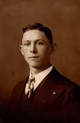 Unidentified 

Unidentified Photo
