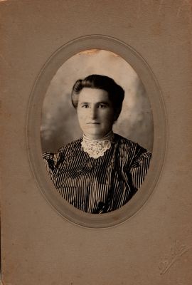 Click to view full size image
==============
Unidentified
Unidentified photo mounted on board
The Photographers name is "DeWolf"
Unidentified
Unidentified photo mounted on board
The Photographers name is "DeWolf"