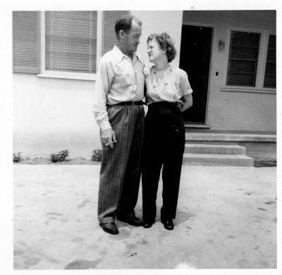 Click to view full size image
==============
Unidentified
Unidentified Photo in the #011 Family Album.
Unidentified
Unidentified Photo in the #011 Family Album.