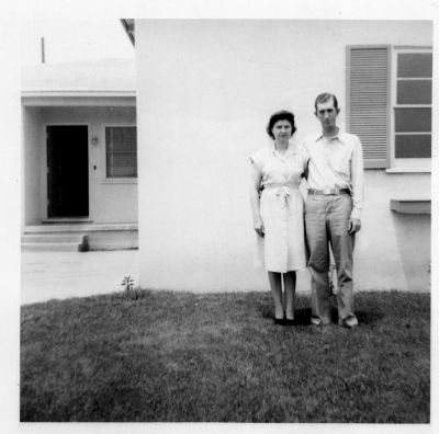 Unidentified

Unidentified Photo in the #011 Family Album.
