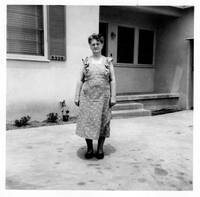 Click to view full size image
==============
Unidentified
Unidentified Photo in the #011 Family Album.
Unidentified
Unidentified Photo in the #011 Family Album.