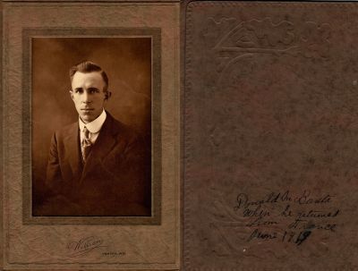Donald Marion Banta

THIS HAS BEEN RETURNED TO FAMILY

This Photo States: "Donald M. Banta when he returned from France June 1918"

The Photographers name is "Williams", Yakima, Washington.
