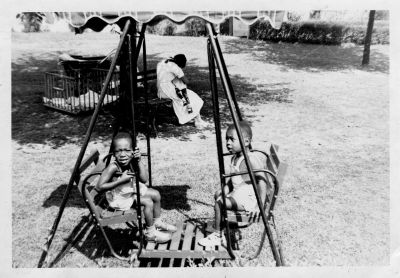 Click to view full size image
==============
Unidentified
Unidentified Photo in the Unidentified #002 Family Album.
Unidentified
Unidentified Photo in the Unidentified #002 Family Album.