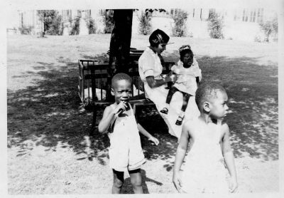 Click to view full size image
==============
Unidentified
Unidentified Photo in the Unidentified #002 Family Album.
Unidentified
Unidentified Photo in the Unidentified #002 Family Album.