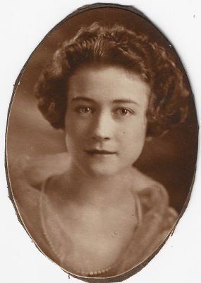 Unidentified

Unidentified Student in the Unidentified School/Student Photos Album.
