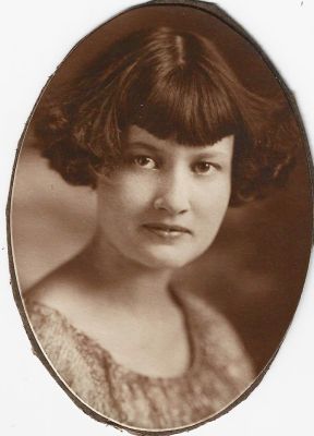 Unidentified

Unidentified Student in the Unidentified School/Student Photos Album.
