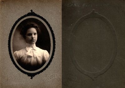 Effie Boyd Hunter

This photo mounted on board states: "Effie Boyd Hunter"

The Photographers name is "Nair"
