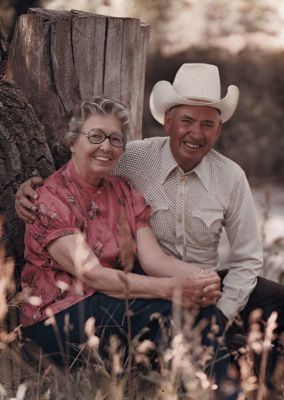 Max Raymond "Bill" Higday & Vivian "Iva" Sisson Higday

This was shared by Tammy Jorgensen

This  is a photo is of Max Raymond "Bill" Higday & Vivian "Iva" Sisson Higday
