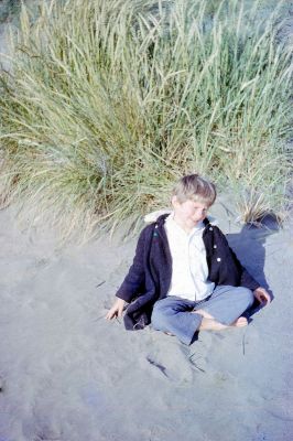 Unidentified

Unidentified 35MM Slide in the Uncles Collection of 35MM Slides, Long Island, New York Album #1
