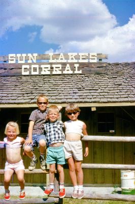 Click to view full size image
==============
Unidentified
Unidentified 35MM Slide in the Uncles Collection of 35MM Slides, Long Island, New York Album #1
Unidentified
Unidentified 35MM Slide in the Uncles Collection of 35MM Slides, Long Island, New York Album #1